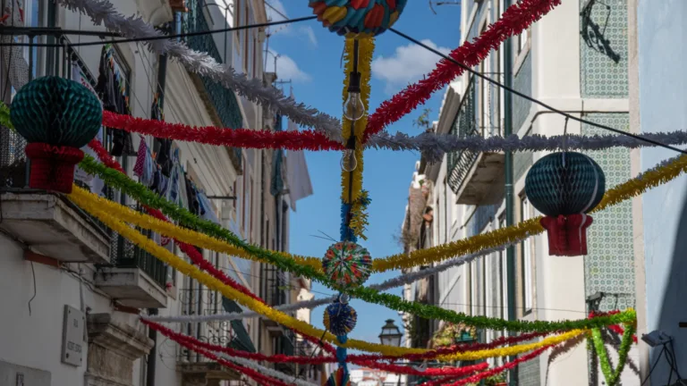 Participer à la Fête de Santo António : conseils et astuces